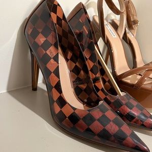 Steve Madden Brown Checkered Pumps